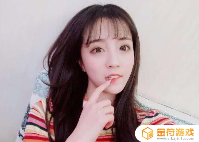 抖音很火对口型美女(抖音很火对口型美女歌手)