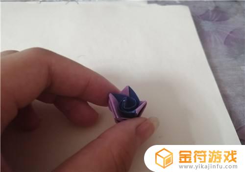 怎么折迷你玫瑰花 制作纸折迷你玫瑰花的步骤